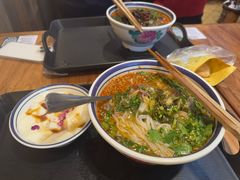 -云阿蛮云南生烫牛肉米线(奉贤路店)