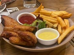 香炸鸡翅配薯条-Money Shops(愚园路店)