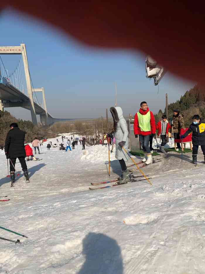 郑州桃花峪滑雪场图片