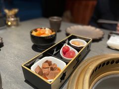 -铭牛烧肉·和牛海鲜自助(高新月牙湖店)