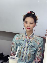 -艾米丽婚纱礼服