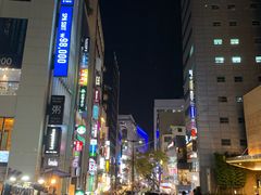 -BHC炸鸡(明洞总店)