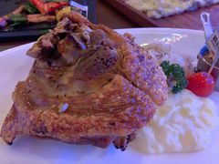 自酿啤酒脆皮烤猪肘-Ambra Haus琥珀屋精酿餐厅(宝山店)