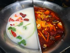 -湊湊火锅·茶憩(南京东路悦荟店)