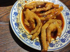 -爆炸头阿姨小四川正宗川味小吃(无任何分店)