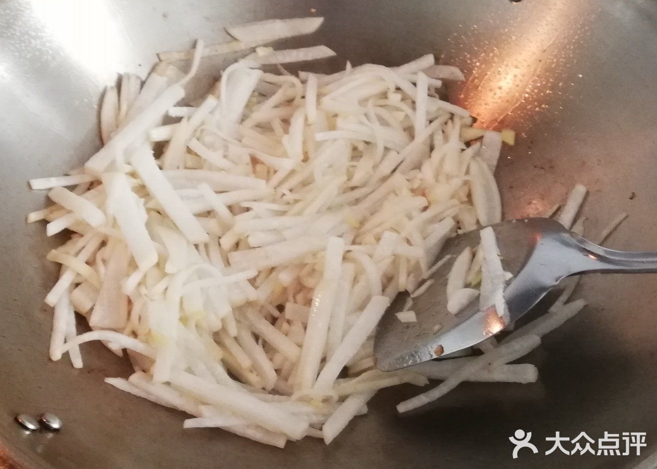家常菜——白萝卜丝炒鸡蛋