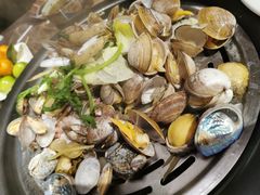 一筐贝壳-日进一片海.生腌海鲜火锅.宵夜烧烤(三里屯总店)