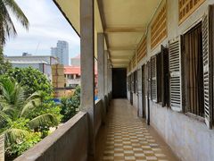 -吐斯廉屠杀博物馆