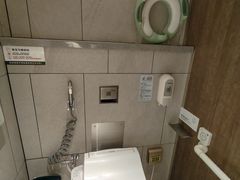-胖东来生活广场(健康路店)