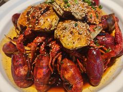 -肥肥虾庄·金牌油焖大虾(汉街SKP店)