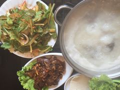 英子狗肉馆-英子补身汤(海兰路店)