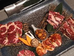 -山川小町·极番烧肉(新地假日广场店)