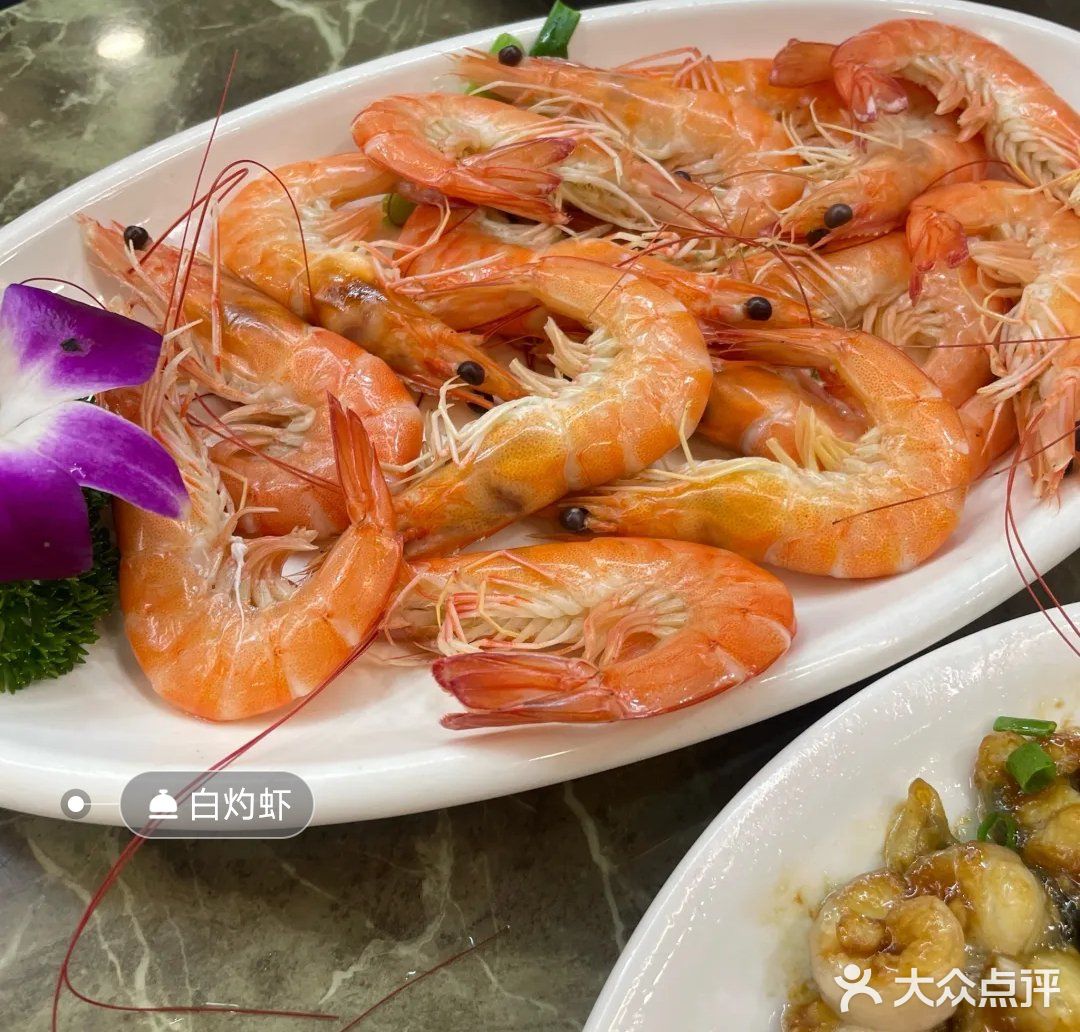🔥新鲜海味与地道姜母鸭的味蕾盛宴！🦀