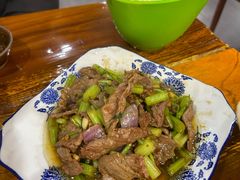 爆炒小黄牛-苗湘食府(十年店)
