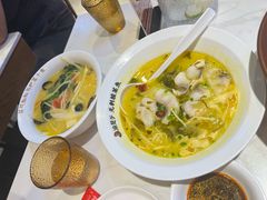 -渝是乎酸菜鱼·川渝小炒(新世界百货望京店)