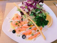 烟熏三文鱼沙拉-巴别塔法餐舍(朝阳店)