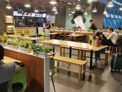 大堂-麦当劳(郑州东高铁站店)