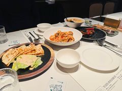 -静香HOUSE·全时段融合餐厅(七星欢乐颂店)