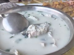 -雪湖煜辰鱼头老店(雪野湖店)