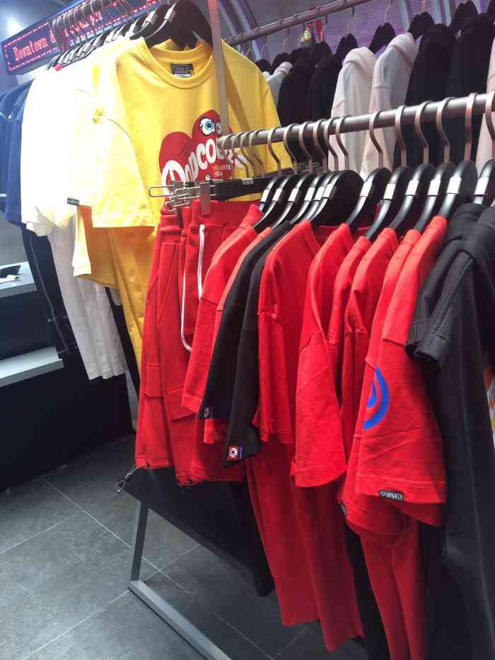 mnwka(万达广场店)-"【总评】原来这家店的位置是mlb后来换的.