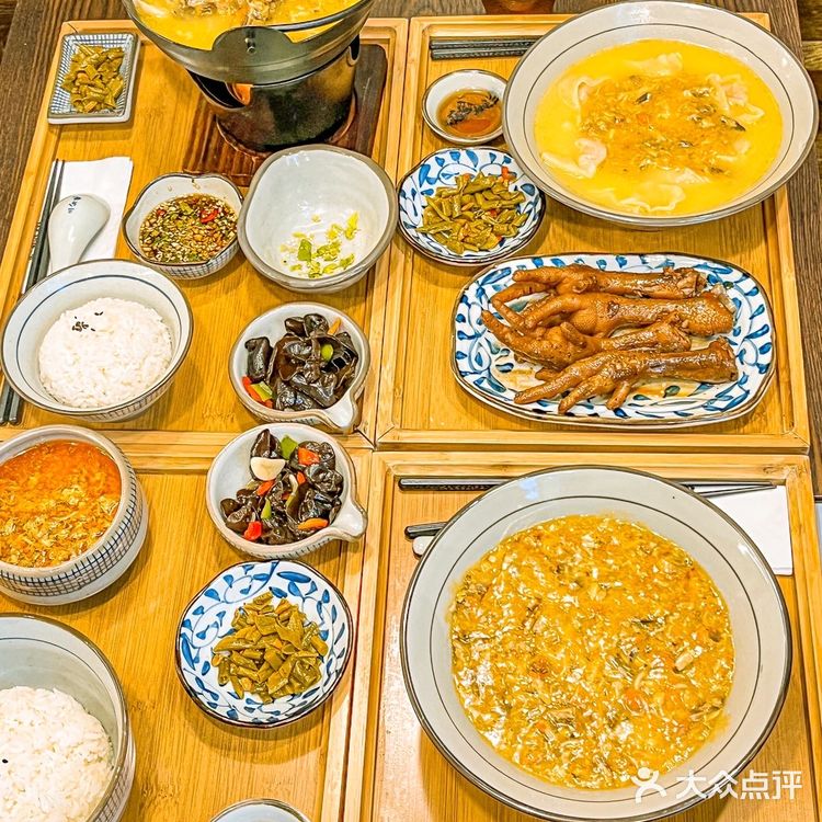 被誉为体育西排队王的蟹叁宝