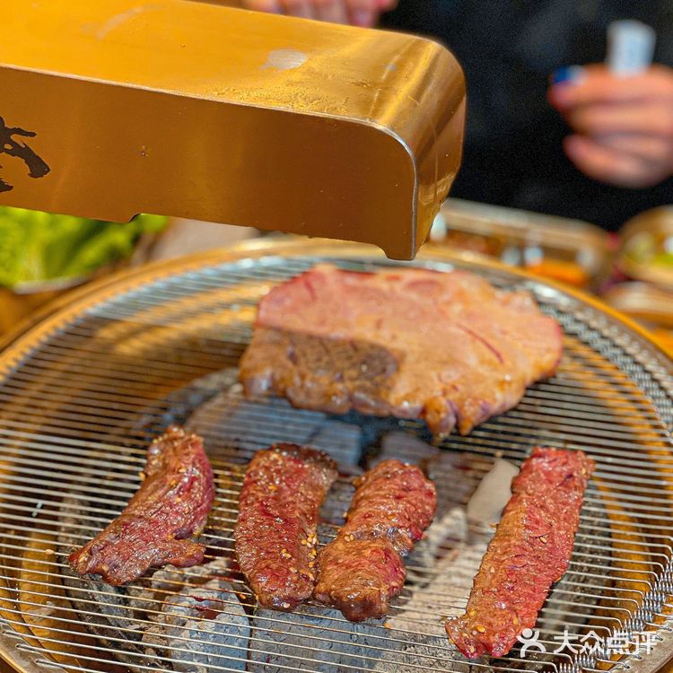 排队3小时也要吃的泥炉烤肉！
