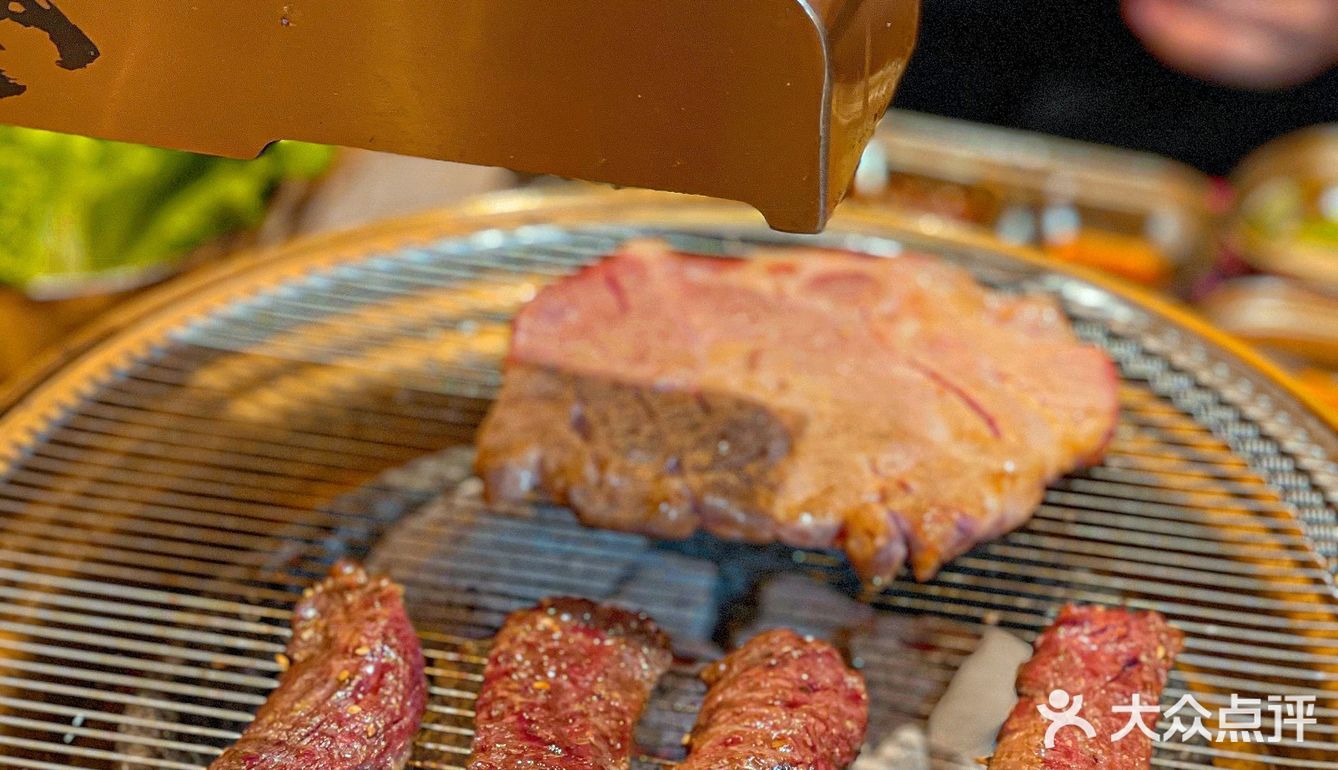 排队3小时也要吃的泥炉烤肉！