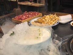 -大匠工房古船木艺术餐厅·猪肚鸡专门店(长白仙岛店)