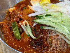 生鱼片拌冷面-江南面屋(明洞店)