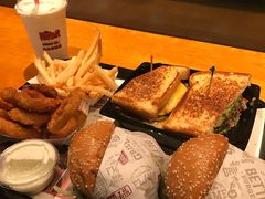 -The Habit Burger Grill 哈比特汉堡(复兴soho店)