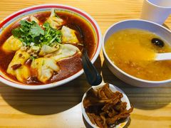 -八二小区抄手(龙湖上城天街店)