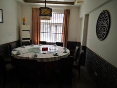 包厢-茸梅路右拐龙虾-农家菜(松江店)