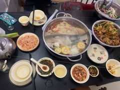 -周良天山牛杂城(天山路总店)