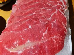 精选上脑牛肉-洪氏嗨捞·广东猪肚鸡·椰子鸡火锅(西咸万象城店)