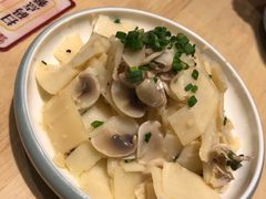 金沟春笋拌鲜蘑-弄堂小笼包(天津南开大悦城店)