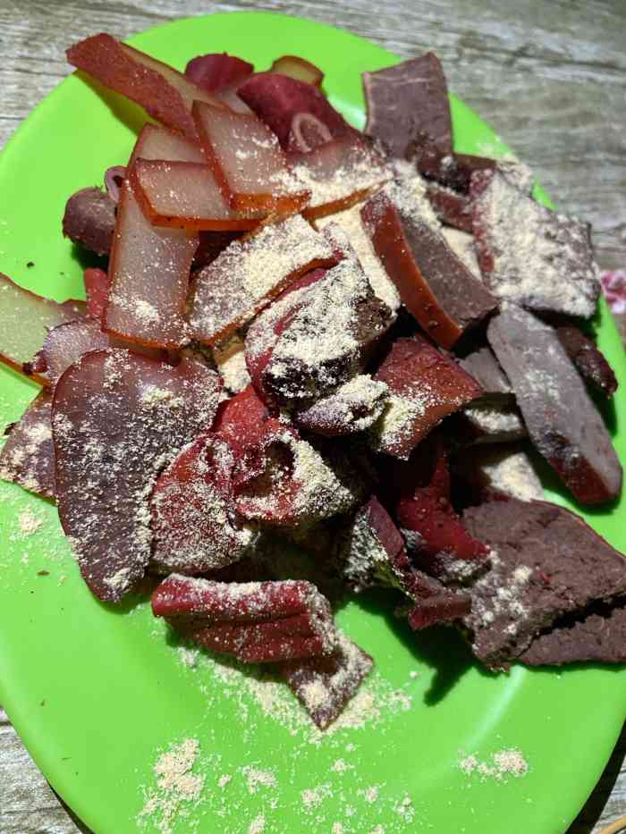 梅县金山牛杂应该是几代人的回忆了~我不在这里长大,成长的过程中也被