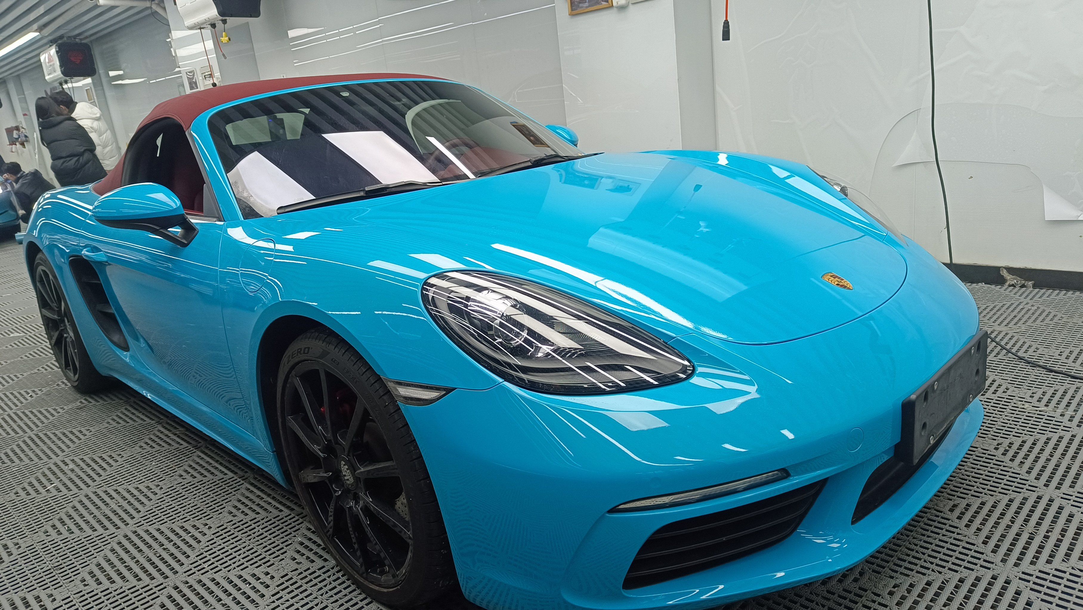 保时捷718天空蓝