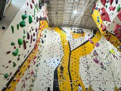 -问山MountQuest攀岩馆