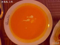 奶油胡萝卜玉米汤-小白桦西餐厅