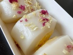 鲜花蛋黄卷-江南糕潮(新生路总店)