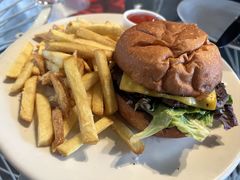 牛肉汉堡-Takapuna Beach Cafe