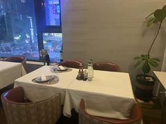 -斯普汇生蚝牛排馆(中骏世界城店)