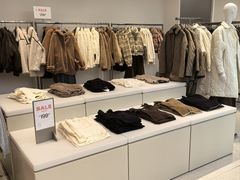 -URBAN REVIVO(七宝领展广场店)