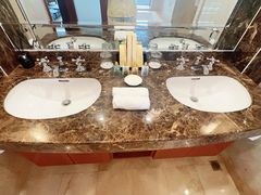 -汕尾巴黎半岛酒店