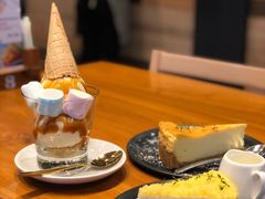 -Chom Cafe and Restaurant