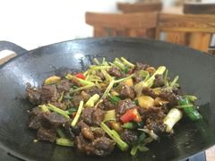 干锅牛腩-牛八宝桂林米粉(八里庄店)
