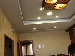大堂-鑫巴蜀小镇 · 水煮鱼专研店(玉桥店)