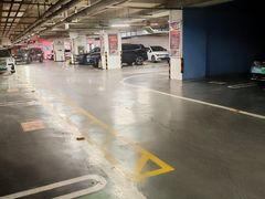 -新中关大厦·停车场