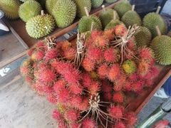 红毛丹-阿龙榴莲摊
