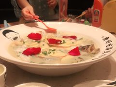 -江渔儿酸菜鱼·拔草餐厅(虎门君乐汇店)